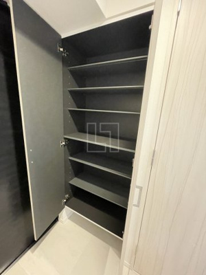 【収納】 | S-RESIDENCE堺筋本町Deux | S-RESIDENCE堺筋本町Deux（エスレジデンス堺筋本町ドゥー）　下駄箱