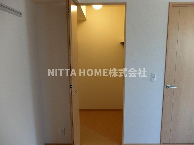 丹波篠山市杉のアパートの収納|収納力抜群のウォークインクローゼット！！