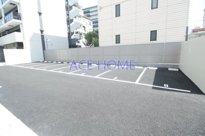 【駐車場】 | ジーエムナンバウエストディーシー