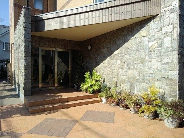 アカシアガーデン　ヒカリのエントランス