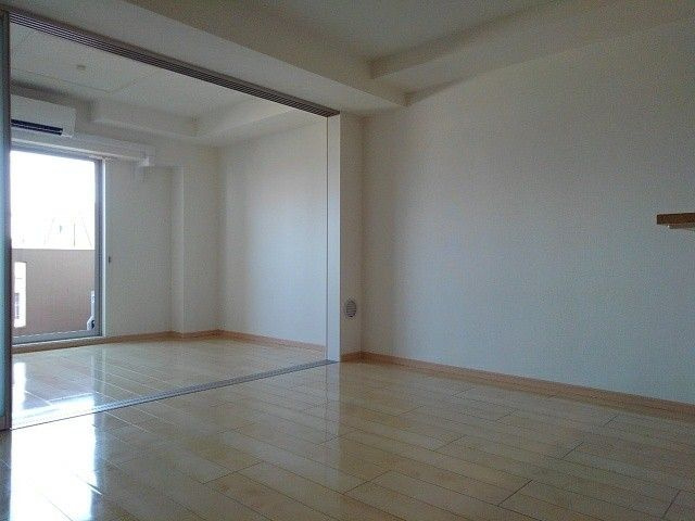 アカシアガーデン　ヒカリの居間・リビング