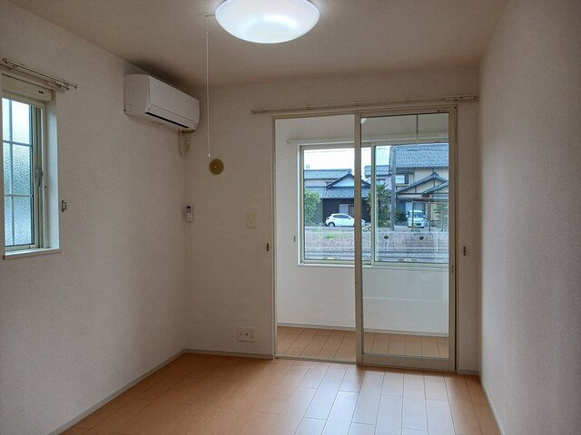 ジェルメ・ロ－ズⅡの居間・リビング