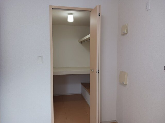 ジェルメ・ロ－ズⅡの収納