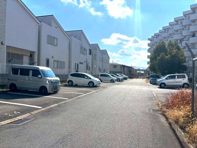 千代田第二住宅4号棟の駐車場