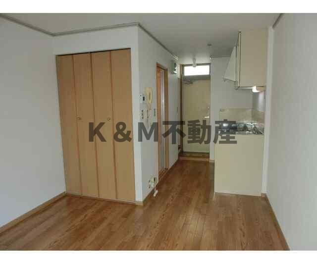 エステートピア・ルリの居間・リビング|ゆったり過ごせる居間です