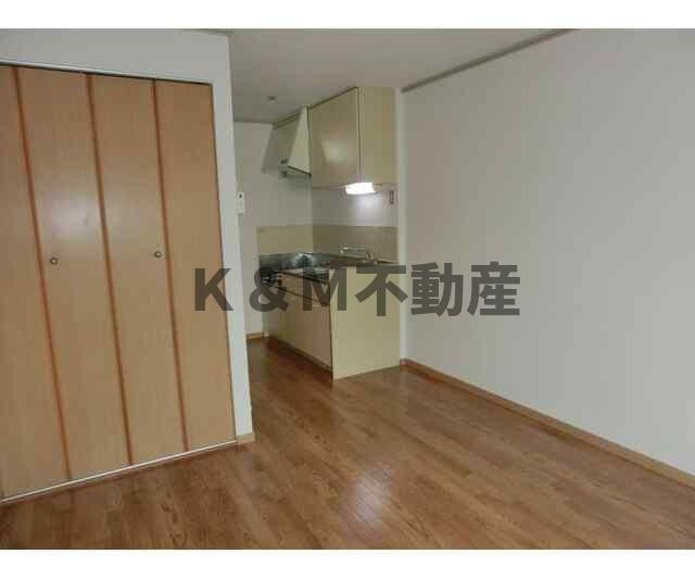 エステートピア・ルリの内装|明るい色調の室内です