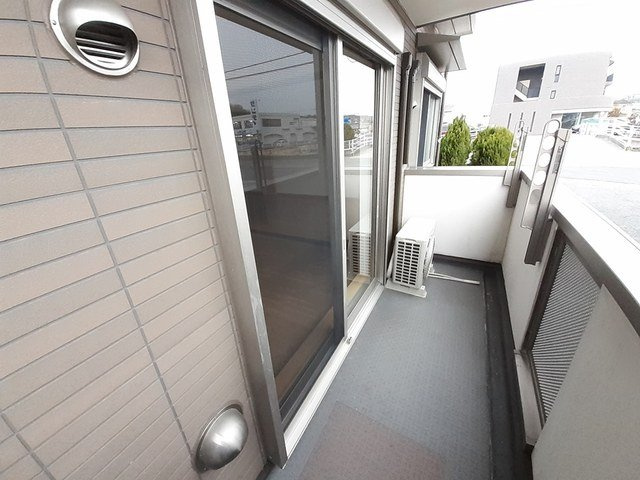 リバ－サイド神田のバルコニー|広々としたバルコニーです