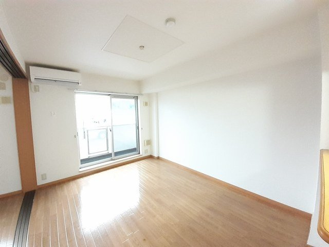 リバ－サイド神田の居間・リビング|こちらの居間で趣味の時間をお楽しみください