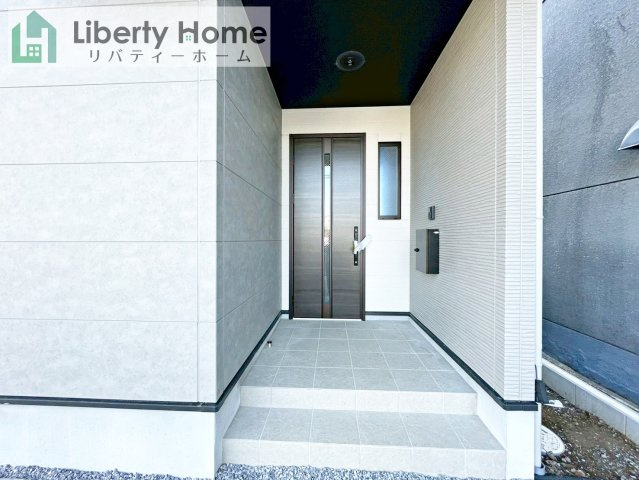 土浦市中央3期　新築戸建　1号棟のエントランス