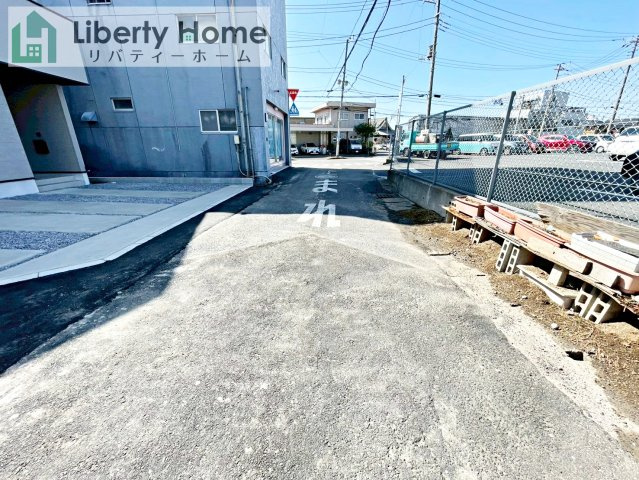 土浦市中央3期　新築戸建　1号棟の前面道路含む現地写真