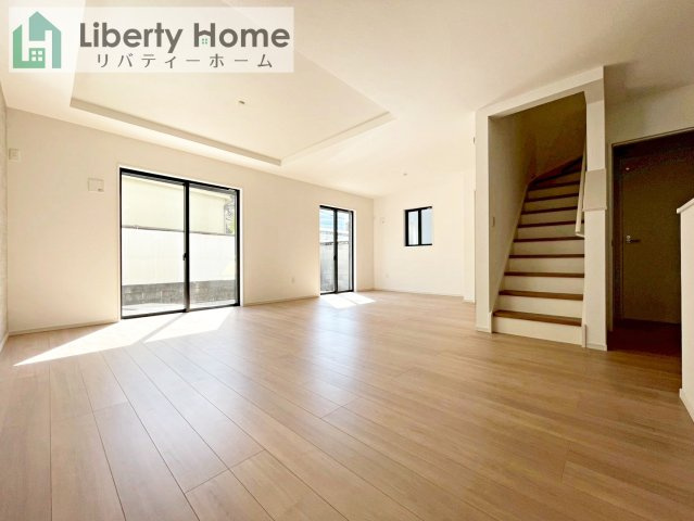 土浦市中央3期　新築戸建　1号棟の居間・リビング