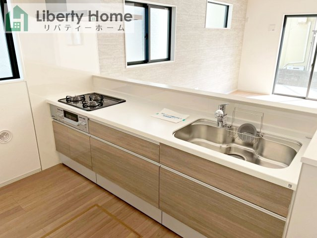 土浦市中央3期　新築戸建　1号棟の前面道路含む現地写真