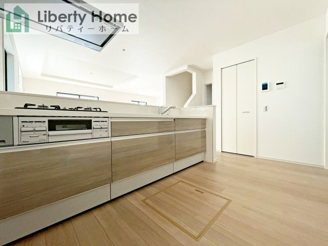 土浦市中央3期　新築戸建　1号棟の前面道路含む現地写真