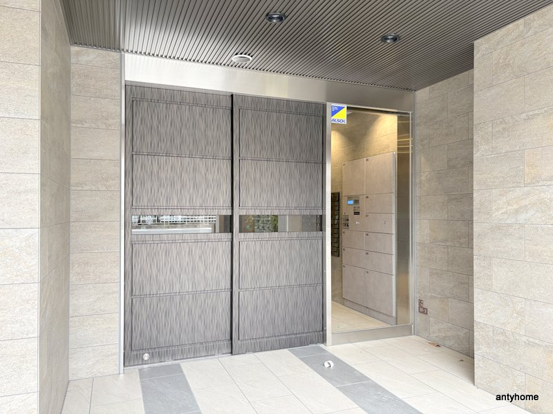 Park Lane Kujo　仲介手数料無料のエントランス