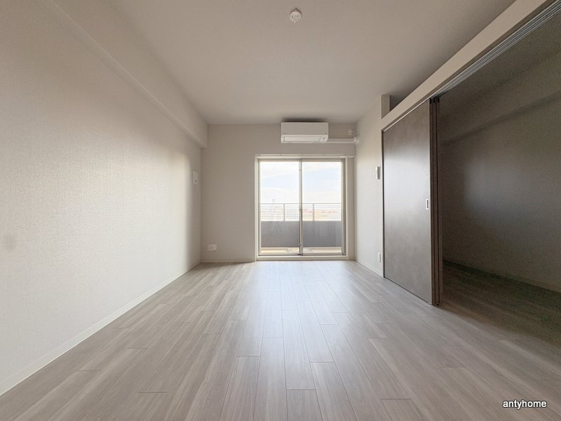 Park Lane Kujo　仲介手数料無料の居間・リビング