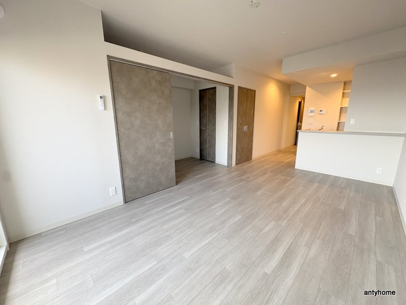 Park Lane Kujo　仲介手数料無料の居間・リビング