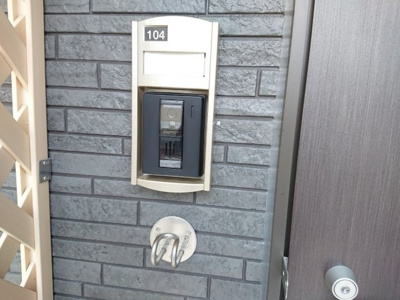 【玄関】 | フランボアーズ篠山Ⅱ | リード掛けがついています