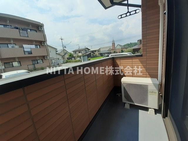 グリーン・コートⅠのバルコニー|明るいバルコニーもあります＊