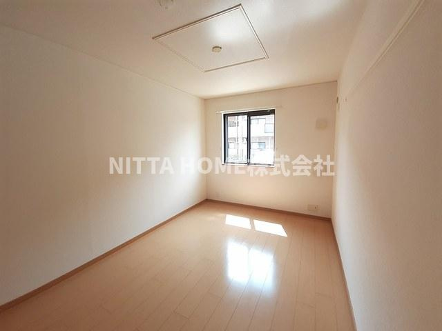 グリーン・コートⅠの内装|きれいなフローリングの室内です♪