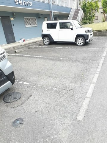 今村ハイツの駐車場