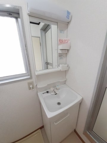 今村ハイツの洗面所