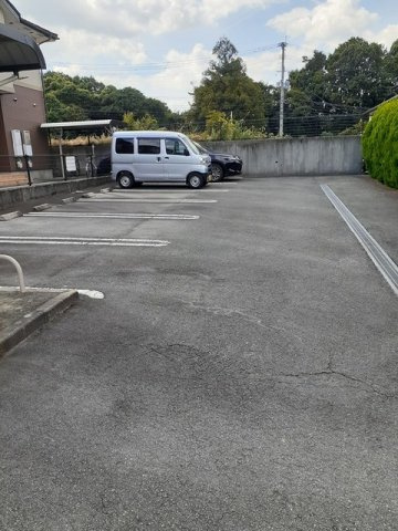 サイプレスリッジＢの駐車場