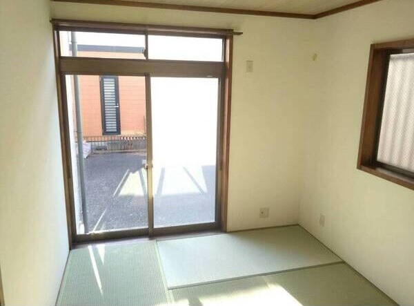 津金タウンハウスの和室