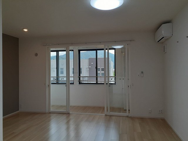 サウス・アヴェニューＣの居間・リビング