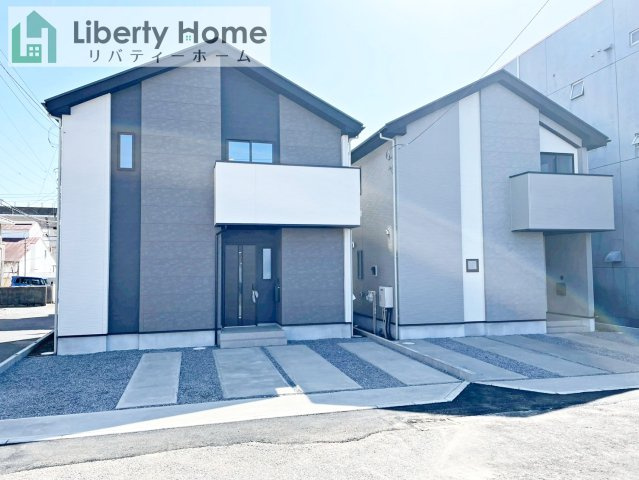 土浦市中央3期　新築戸建　2号棟の外観|ご予約をいただければ、『平日の空いた時間』『周辺物件まとめて見たい』『1件だけ見たい』ももちろん可能です♪
お気軽にお問合せください♪