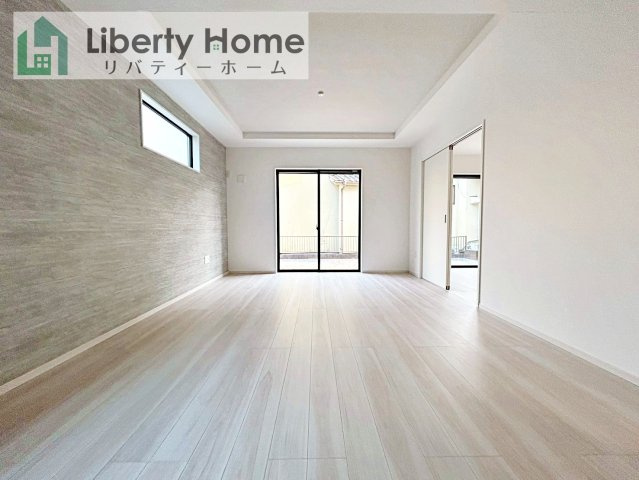 土浦市中央3期　新築戸建　2号棟の前面道路含む現地写真