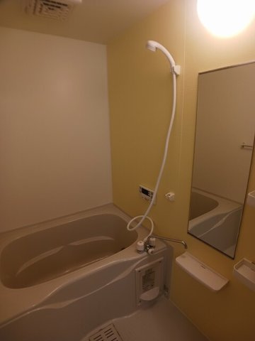 ブリーズ　カメリアの浴室