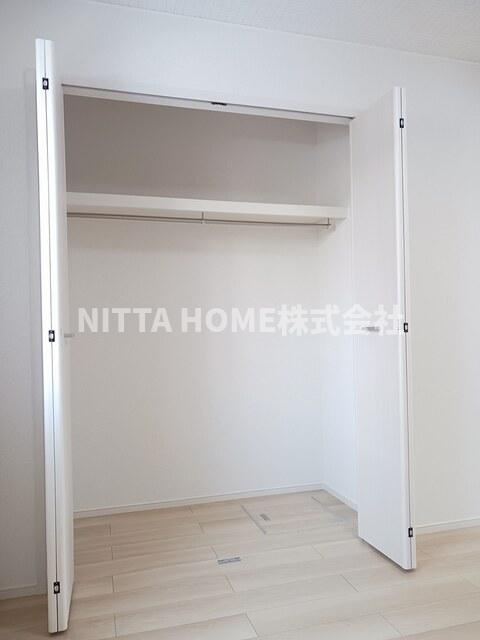 豊岡市小田井町のアパートの収納|大きなクローゼットもありますよ★