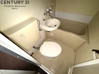 浴室内にトイレがあります☆
