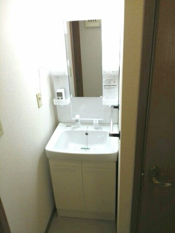 クレストール古谷の洗面所|広い洗面スペース
