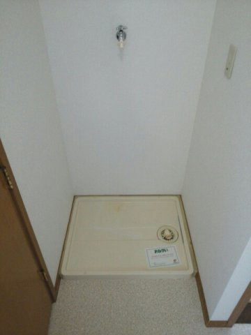 クレストール古谷の洗面所|広い洗面スペース