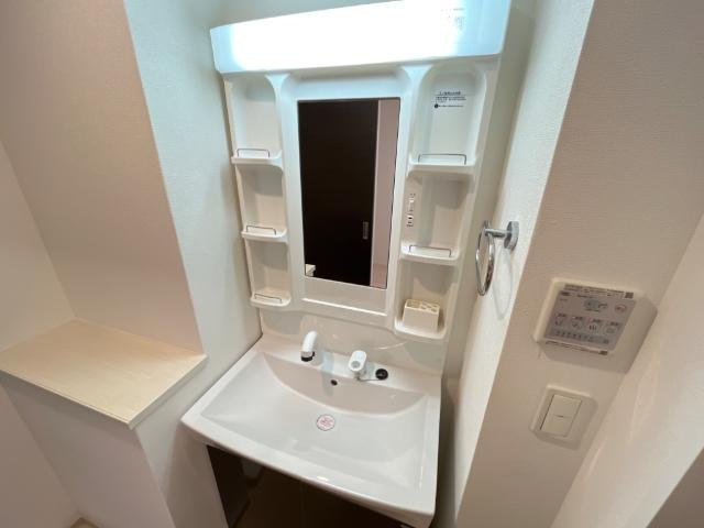 シエスタ河原町の洗面所|洗髪洗面化粧台