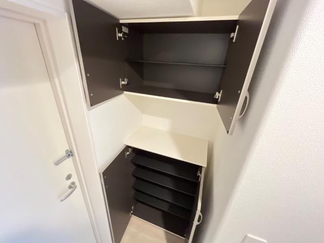 シエスタ河原町の収納|下駄箱