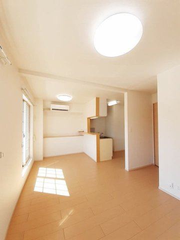 エスポアールＡの居間・リビング