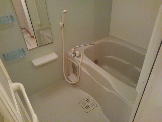 クリスタルブライトの浴室