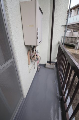 【設備】 | 末広マンション | 室外洗濯機置場