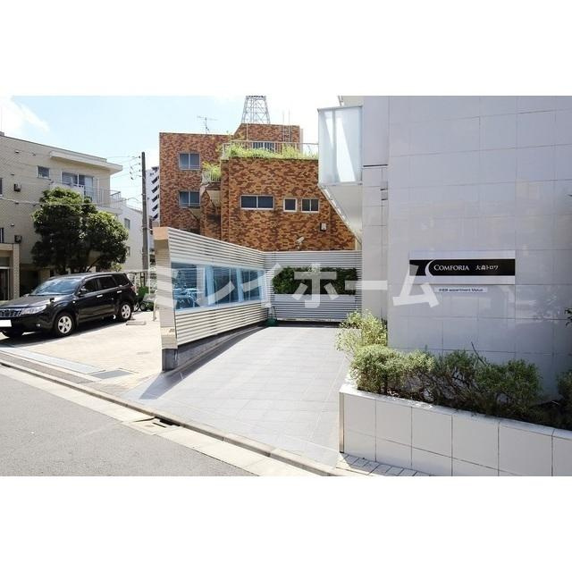 コンフォリア大森トロワのエントランス