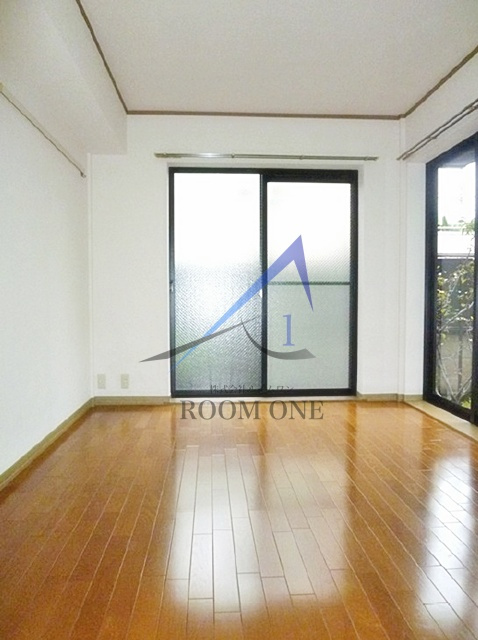 ＲＥＰＯＳＥの居間・リビング|洋室のお部屋です。