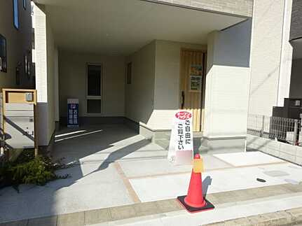 広島市南区旭２丁目の玄関