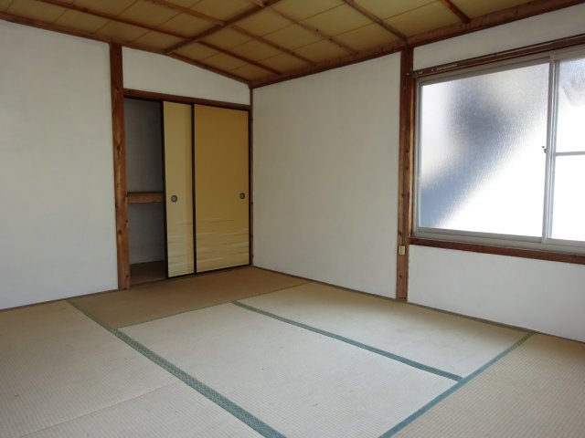 唐津市二タ子１丁目のアパート