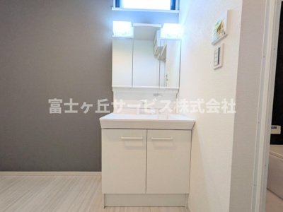 【独立洗面台】 | 浜松市中央区曳馬3丁目 新築一戸建て 2号棟 | 独立洗面台です