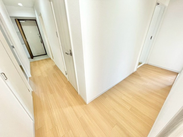 【内装】 | 緑地東ロイヤルマンション | 物件を比較検討したいお客様には、「物件比較見学プラン」をご用意しております。こちらの物件だけでなく、お客様の希望に沿った物件を、いくつかまとめてご案内させて頂きます。