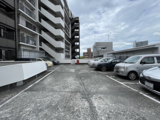 【駐車場】 | 緑地東ロイヤルマンション | エイブルだけの嬉しいサービス、ご用意しております。詳細は、お気軽に当社までお問合せ下さいませ！