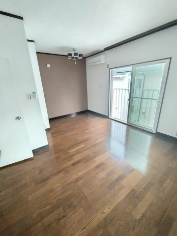 フォレストの洋室