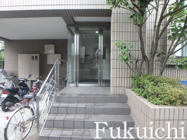 サウスヒルズ都立大のエントランス