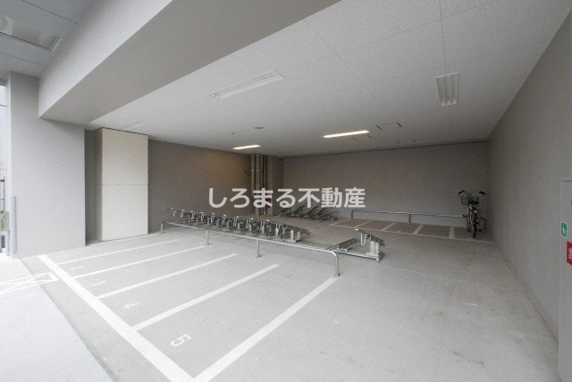 エスリードレジデンス大阪難波の駐車場
